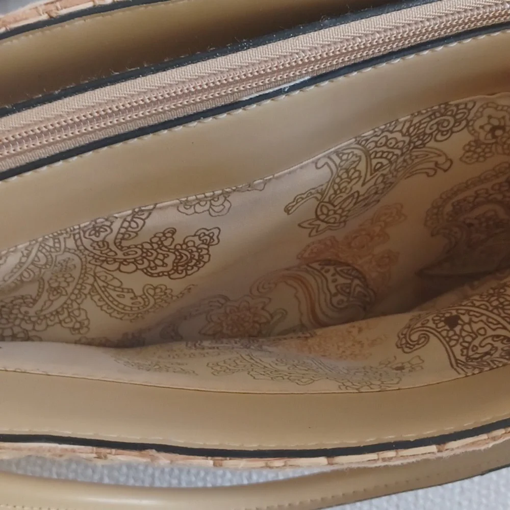 Etienne Aigner Spacious Woven Zippered Bag - Picture 11 of 16